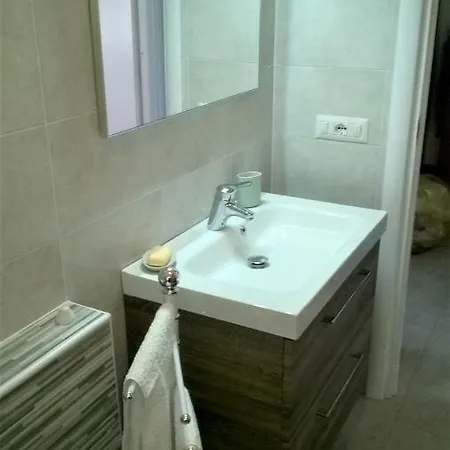Giuly's House Daire Dervio
